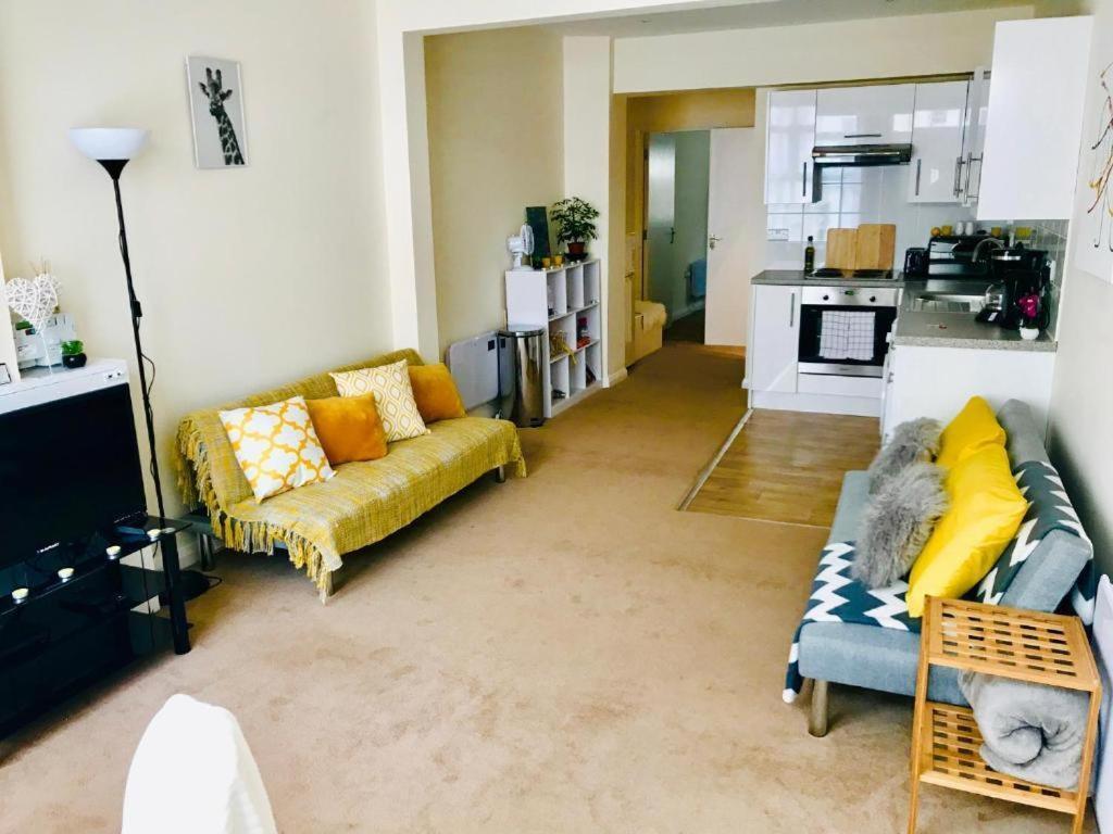 Eastbourne Beach Pier Apartment חדר תמונה