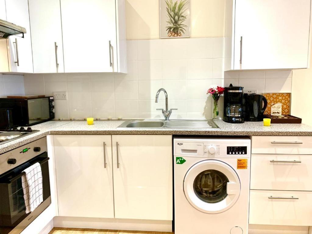 Eastbourne Beach Pier Apartment חדר תמונה