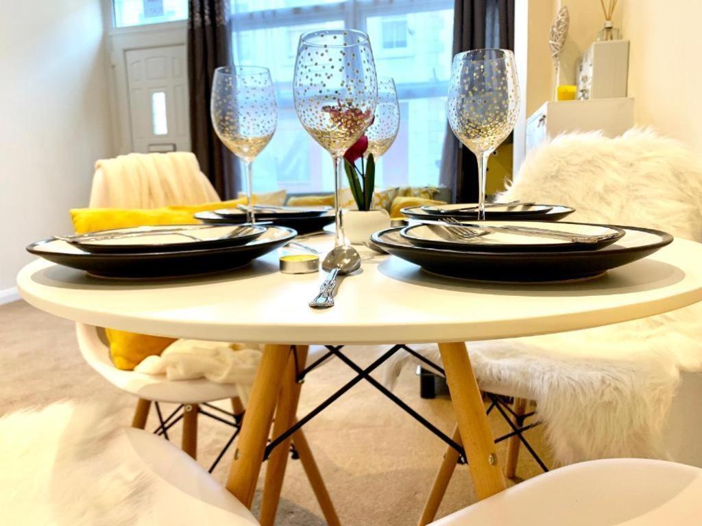 Eastbourne Beach Pier Apartment חדר תמונה